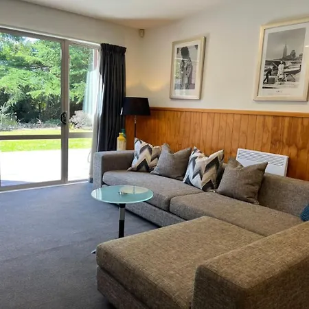 Spacious Suburban Hideaway